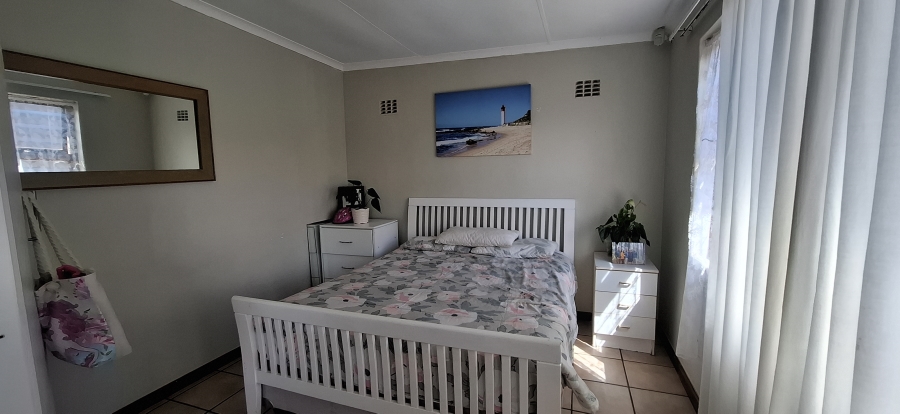 2 Bedroom Property for Sale in Queensberry Bay Eastern Cape